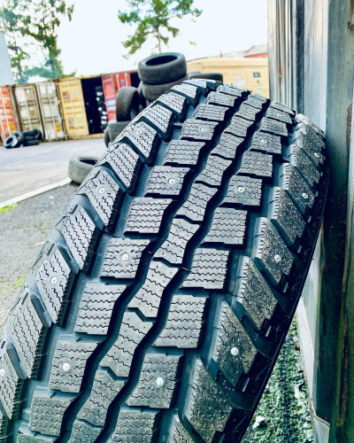 фото протектора и шины Ice Blazer WST2 LT Шина Sailun Ice Blazer WST2 LT 275/65 R18 116S