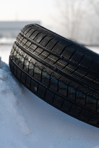 фото протектора и шины ICEPIONEER 868 Шина ZMAX ICEPIONEER 868 255/55 R18 109H