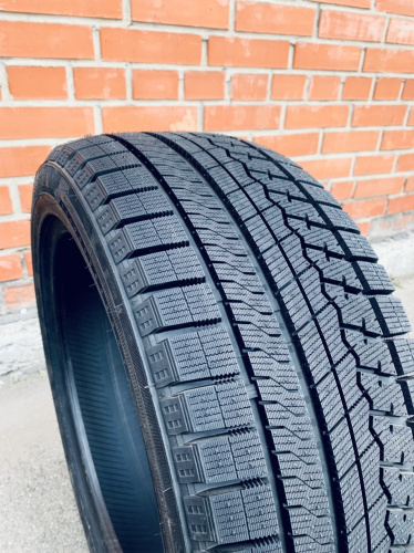 фото протектора и шины Ice Blazer Arctic Шина Sailun Ice Blazer Arctic 205/55 R16 94H